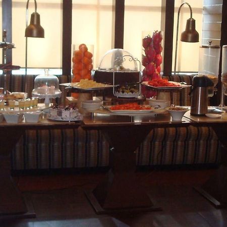 Hotel Royal Cliff Kānpur Eksteriør bilde