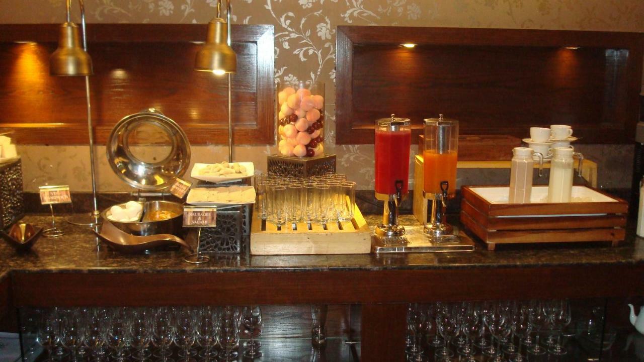 Hotel Royal Cliff Kānpur Eksteriør bilde