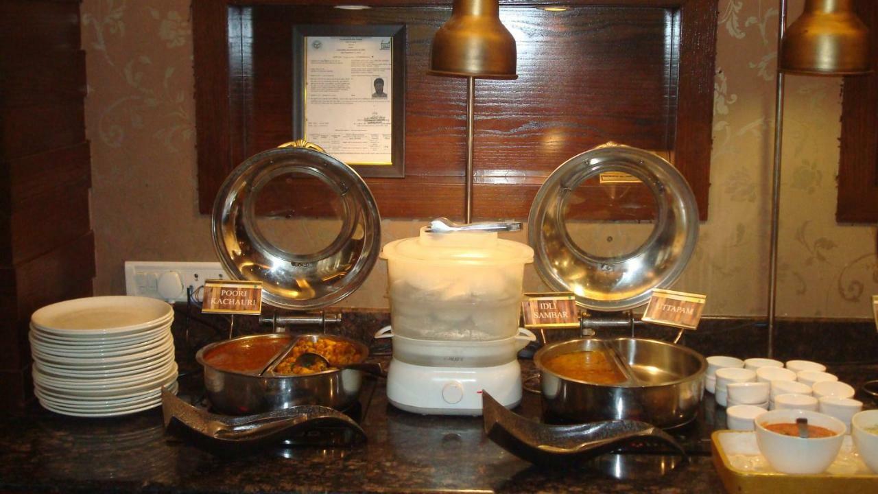 Hotel Royal Cliff Kānpur Eksteriør bilde
